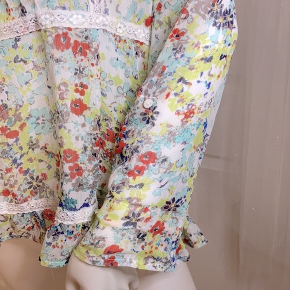 American Rag Semi-Sheer Floral High-Low Peasant Top - Picture 3 of 12